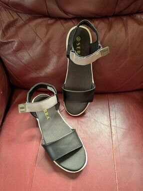 Like NEW Serra Walking Sandals, Comfort, Women's Size 10